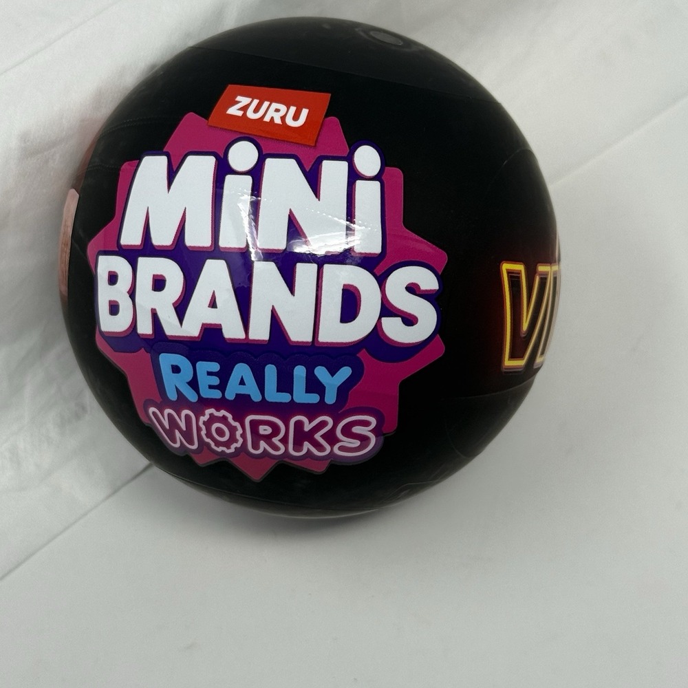 ZURU Mini Brands VINYL Record Music Mystery Capsule Toy Ball Surprise NEW